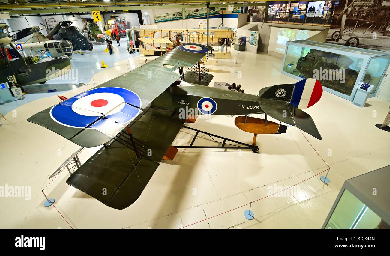 NZ7 8788 Sopwith Baby auf Schwimmern mit Raketen Stockfoto