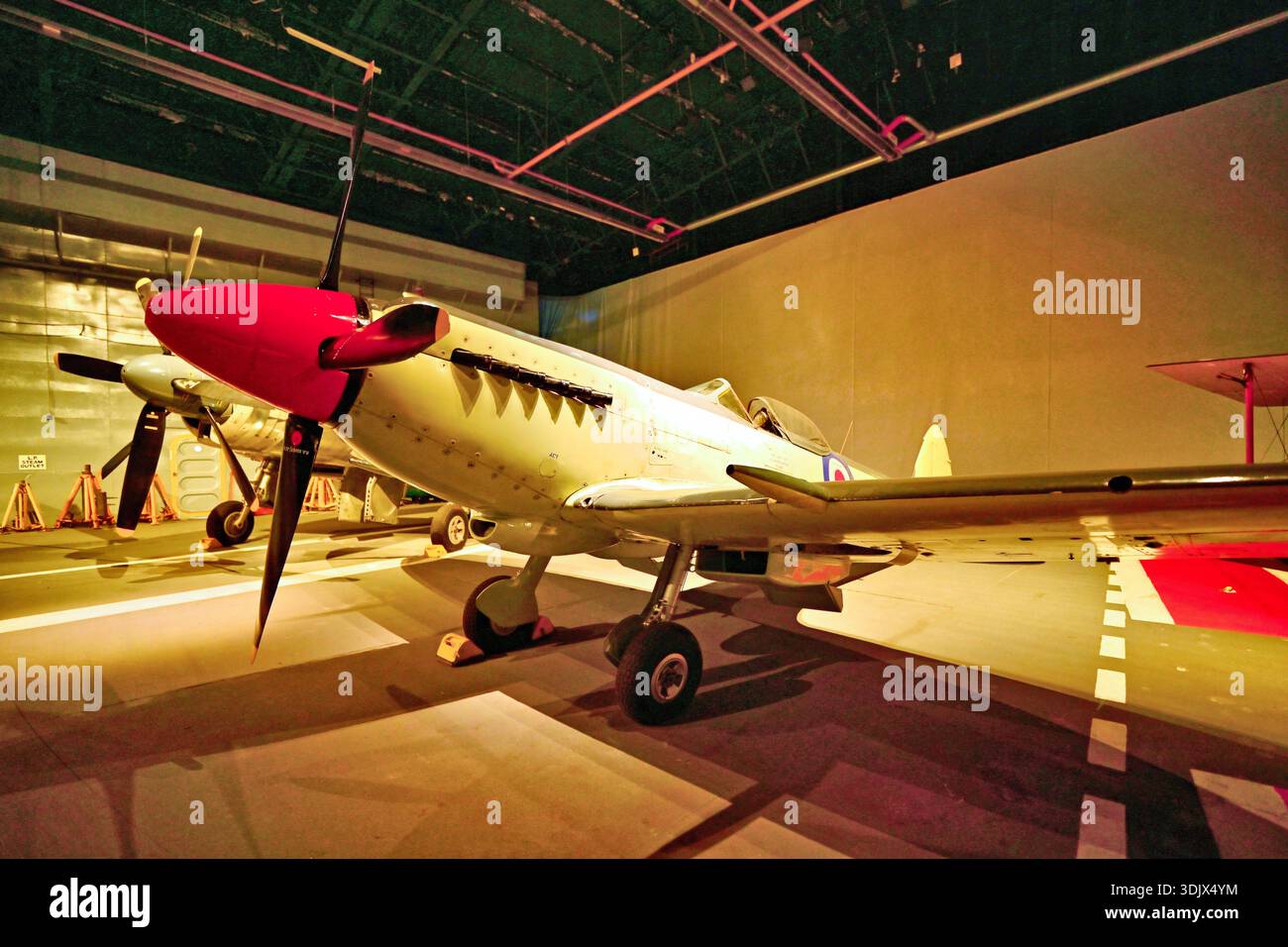 RNAS Yeovil Museum spätes Modell Seafire mit Kanone Stockfoto