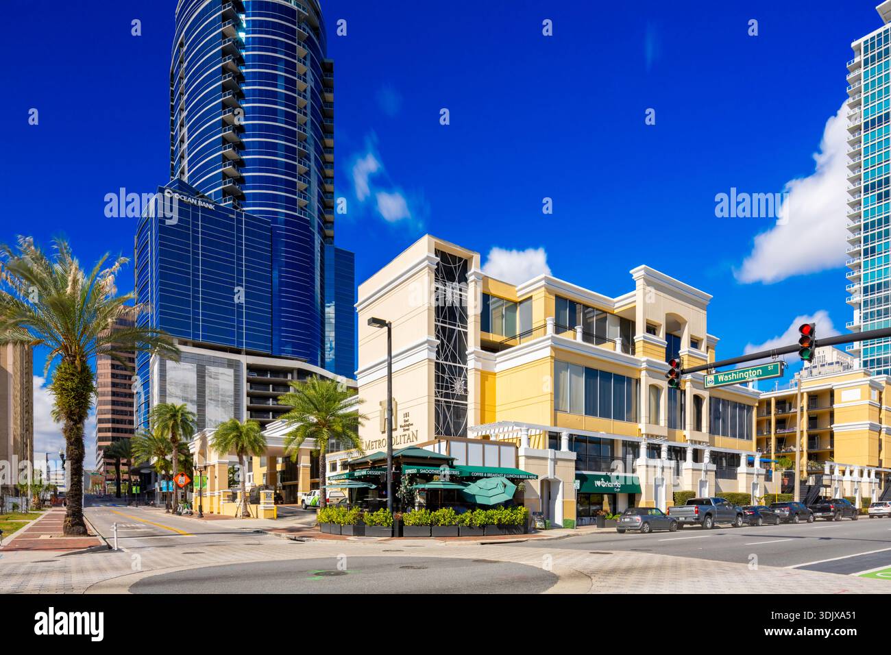 Orlando, FL, USA - 23. Januar 2026: Metropolitan am Lake Eola Stockfoto