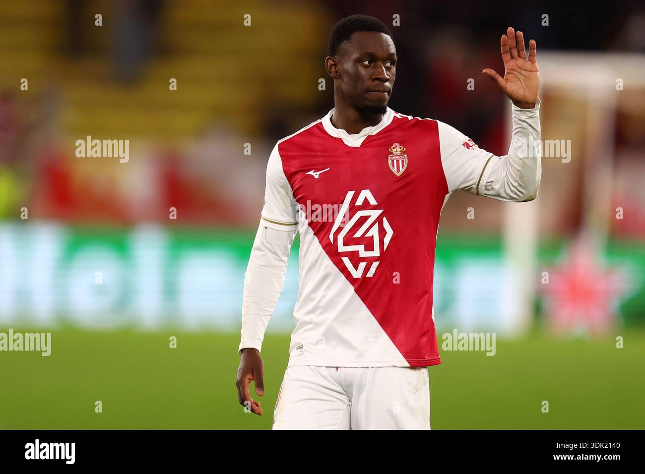 Monaco, Fürstentum Monaco. Januar 2026. Folarin Balogun vom AS Monaco FC begrüßt die Fans beim Spiel der UEFA Champions League Phase MD8 zwischen AS Monaco und Juventus FC im Stade Louis II am 28. Januar 2025 in Monaco, Fürstentum Monaco. Quelle: Marco Canoniero/Alamy Live News Stockfoto