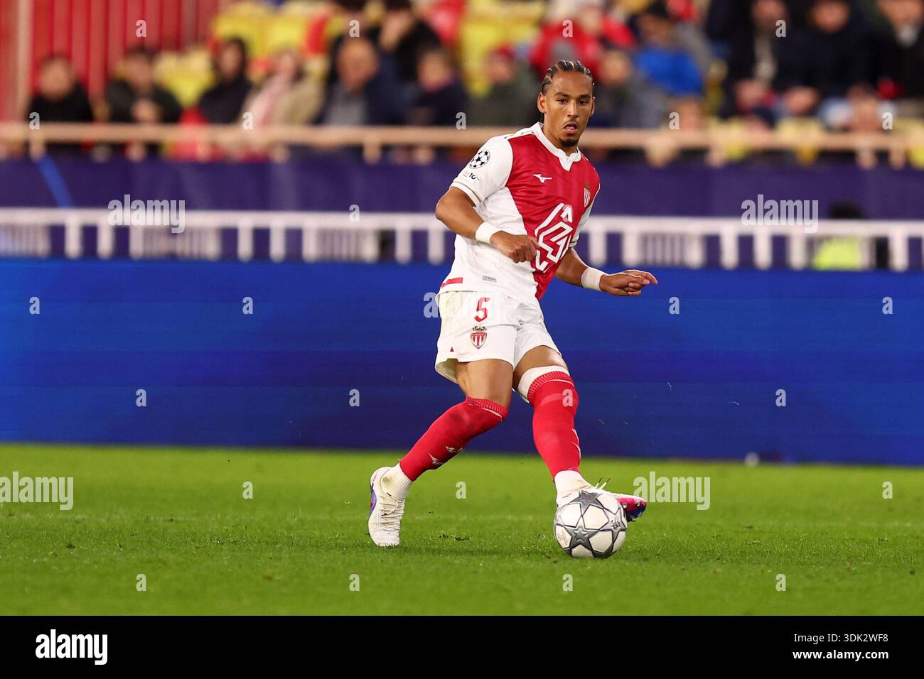 Monaco, Monaco. Januar 2026. Thilo Kehrer vom AS Monaco FC im Spiel der UEFA Champions League Phase MD8 zwischen AS Monaco und Juventus FC im Stade Louis II am 28. Januar 2025 in Monaco, Fürstentum Monaco. Quelle: Marco Canoniero/Alamy Live News Stockfoto
