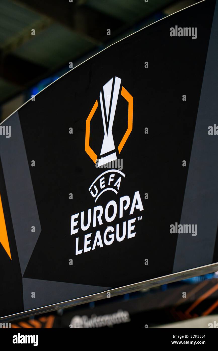 Genk, Belgien. Januar 2026. GENK, BELGIEN - 29. JANUAR: UEFA Europa League Logo auf einem Bogen vor dem Spiel der UEFA Europa League 2025/26 League Phase MD8 zwischen KRC Genk und Malmö FF in der Cegeka Arena am 29. Januar 2026 in Genk, Belgien. (Foto von Gabriel Calvino Alonso/BSR Agency) Credit: BSR Agency/Alamy Live News Stockfoto