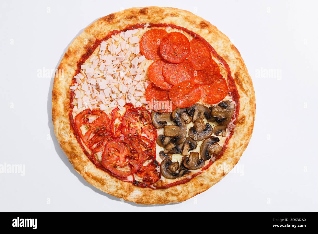 Abwechslungsreiche Pizzastücke. Ein Bild Mit Geteilter Pizza Mit Verschiedenen Belägen Für Gruppengenuss Stockfoto