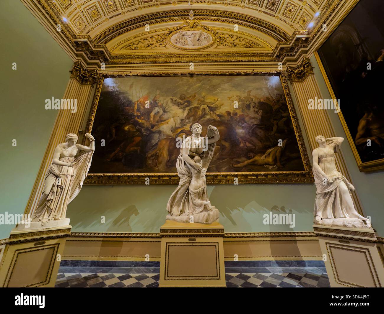 Römische Marmorskulpturen zeigen den griechischen Mythos von Niobe in der Niobe-Halle (Sala della Niobe) in den Uffizien in Florenz, Italien Stockfoto