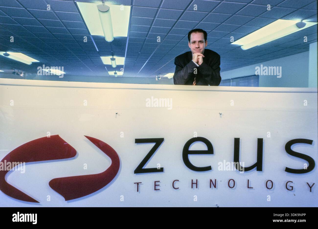 Adam Twiss, der vor drei Jahren seine eigene Software-Firma Zeus gründete, posiert 1999 in Cambridge, England. Stockfoto