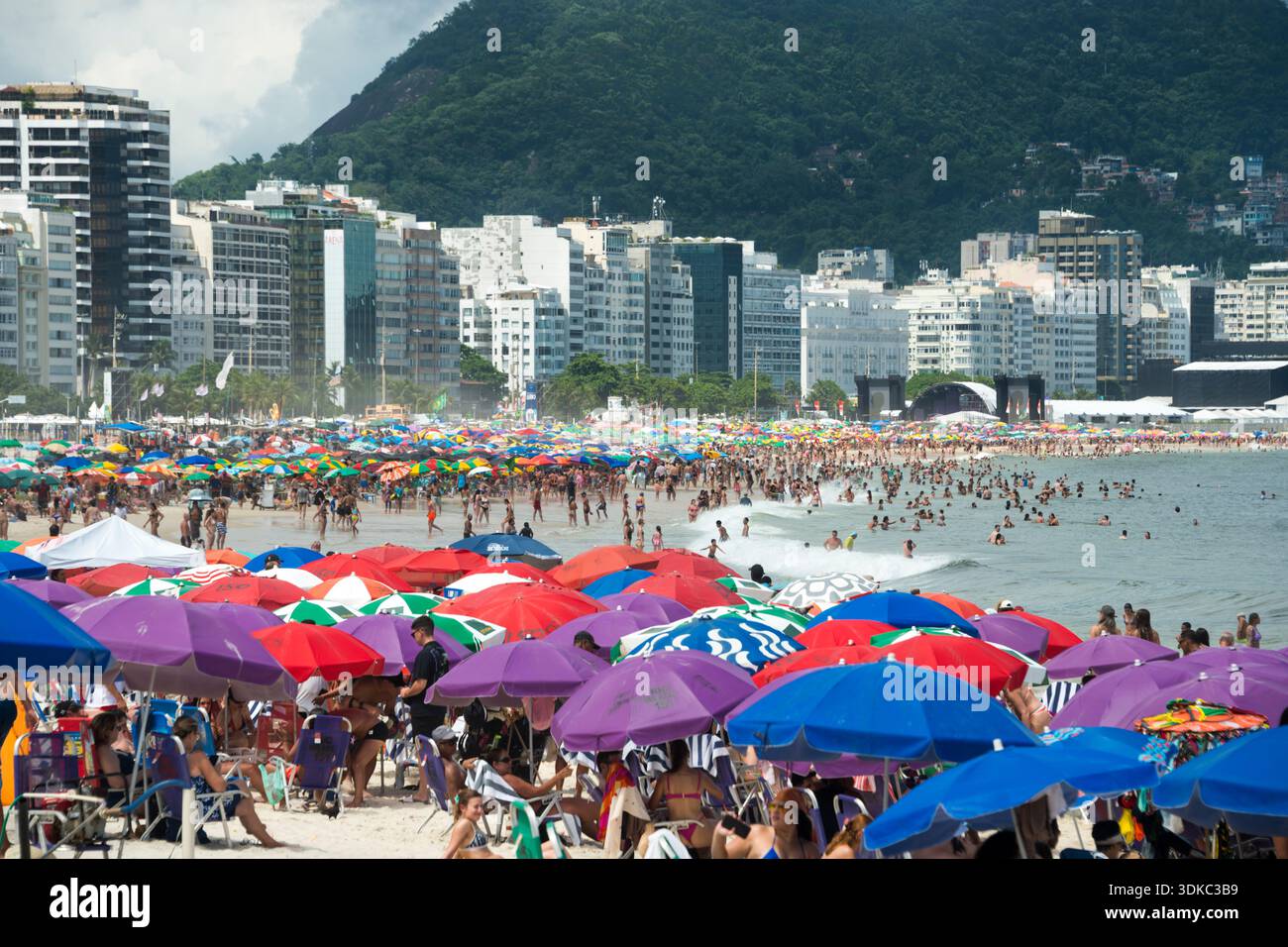Strand der Copacabana, Rio De Janeiro, Brasilien Stockfoto