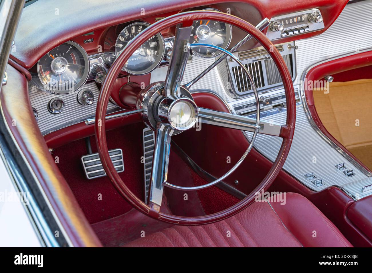 Clevedon Cars and Coffee 1962 Ford Thunderbird Convertable Stockfoto