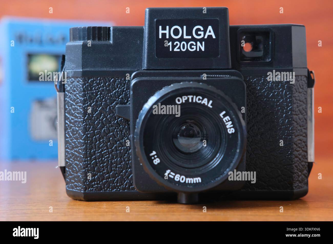 Holga 120GN Mittelformat 120 Filmkamera produziert von Universal Electronics (Holga) in Hongkong. Stockfoto