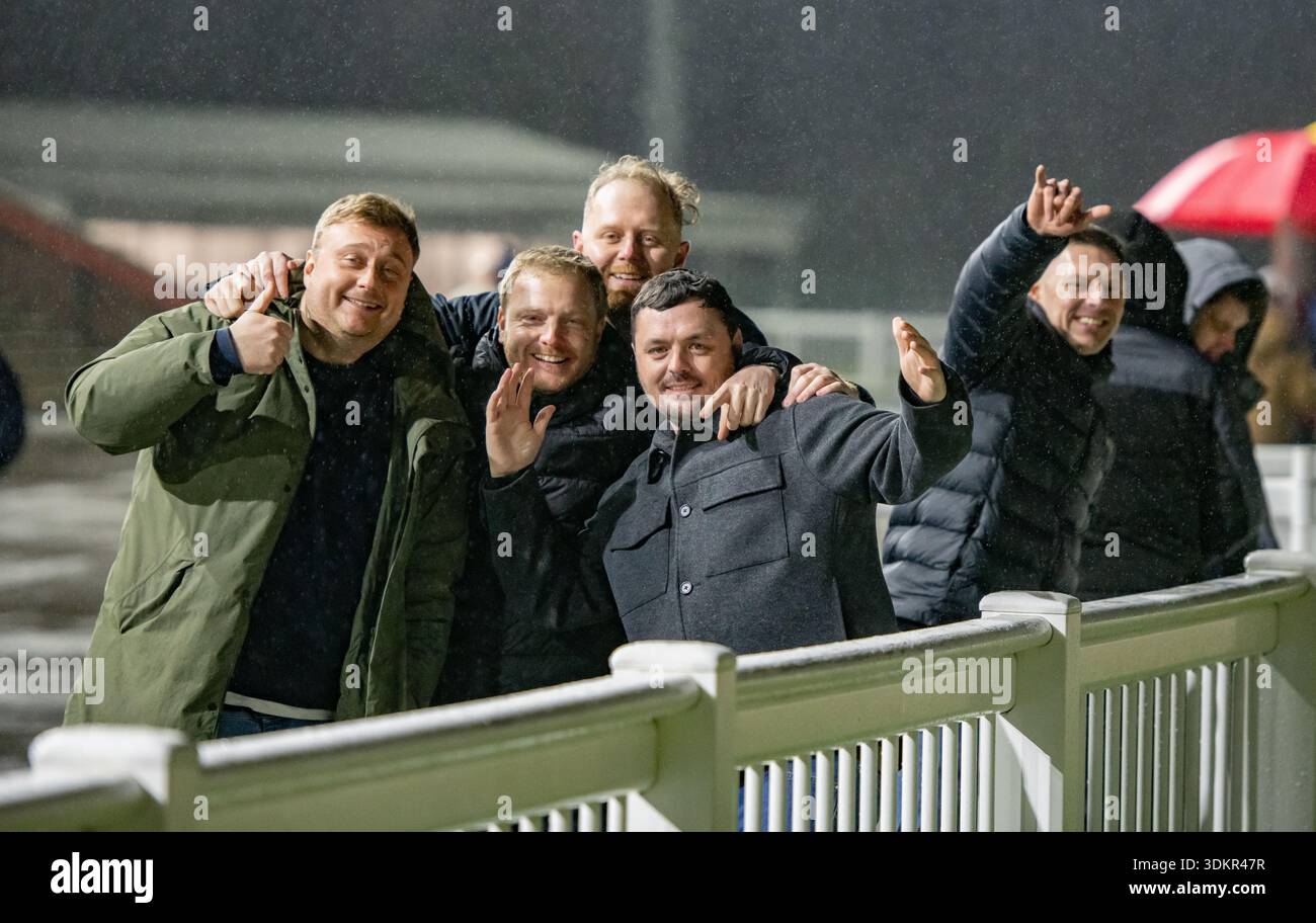 Das Publikum während des Rennens am Freitag, den 30. Januar 2026 auf der Wolverhampton Racecourse. Stockfoto