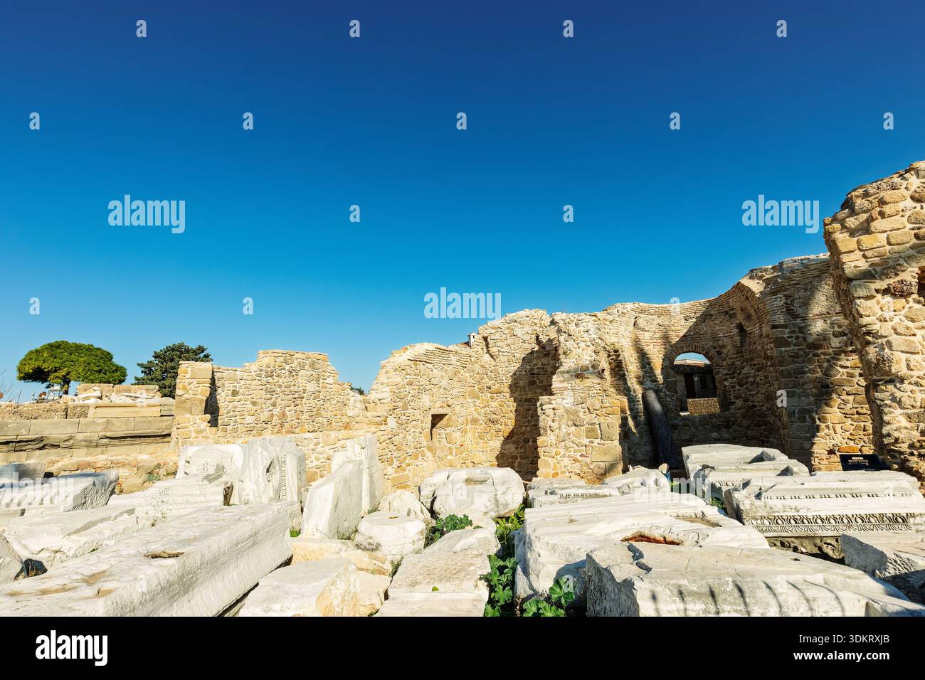 Ruinen des heiligen Tempels Demeter in der antiken Stadt Side, einer Halbinsel in der Türkei. Stockfoto