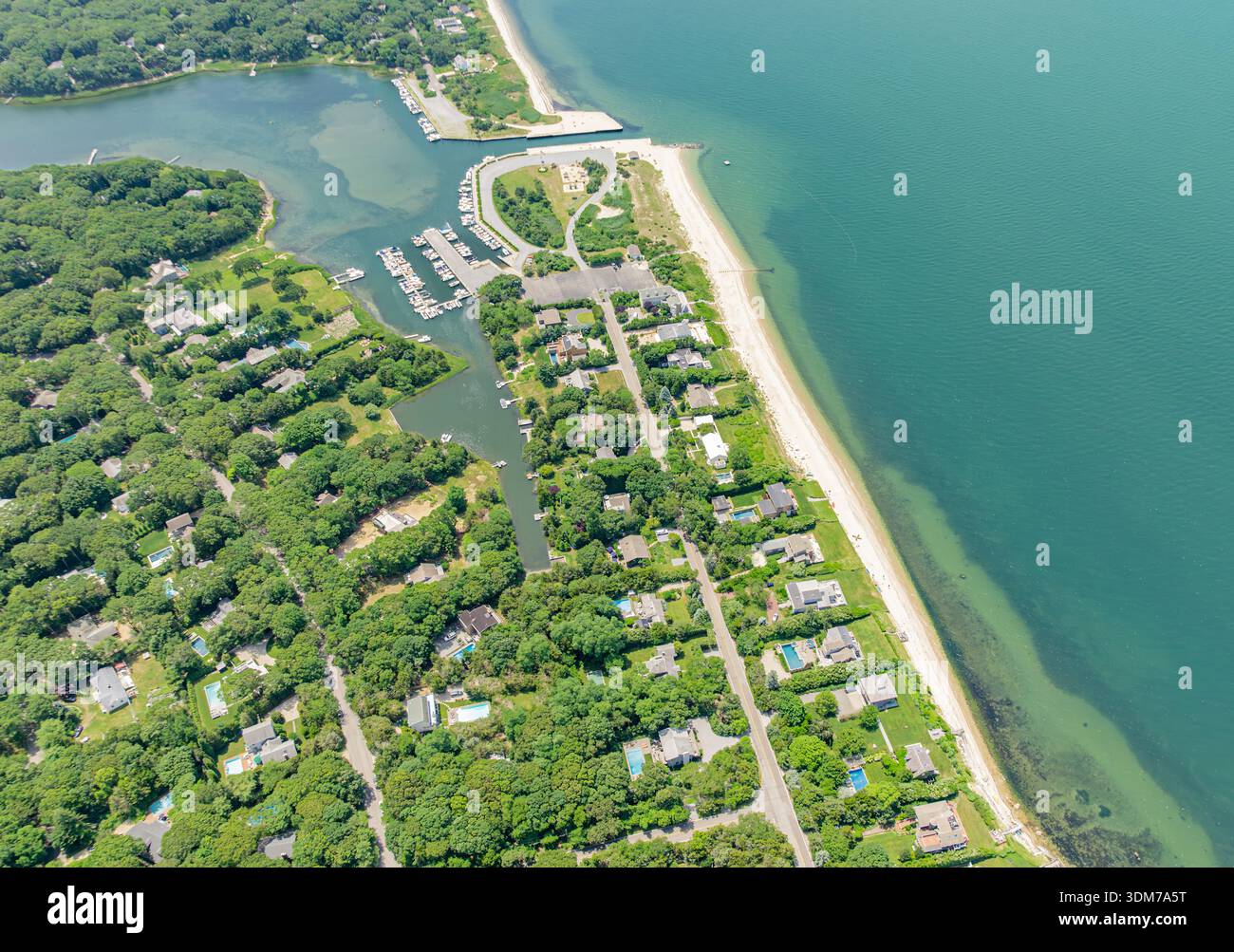 Blick aus der Vogelperspektive auf clearwater Beach und Umgebung, East hampton, ny Stockfoto