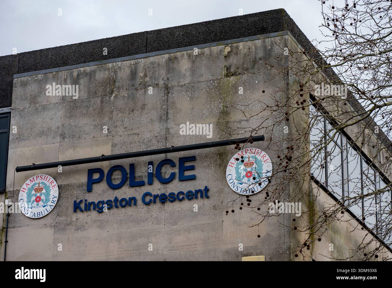 Hampshire Constabulary Kingston Crescent Polizeistation in Portsmouth, Hampshire, England, Großbritannien Stockfoto