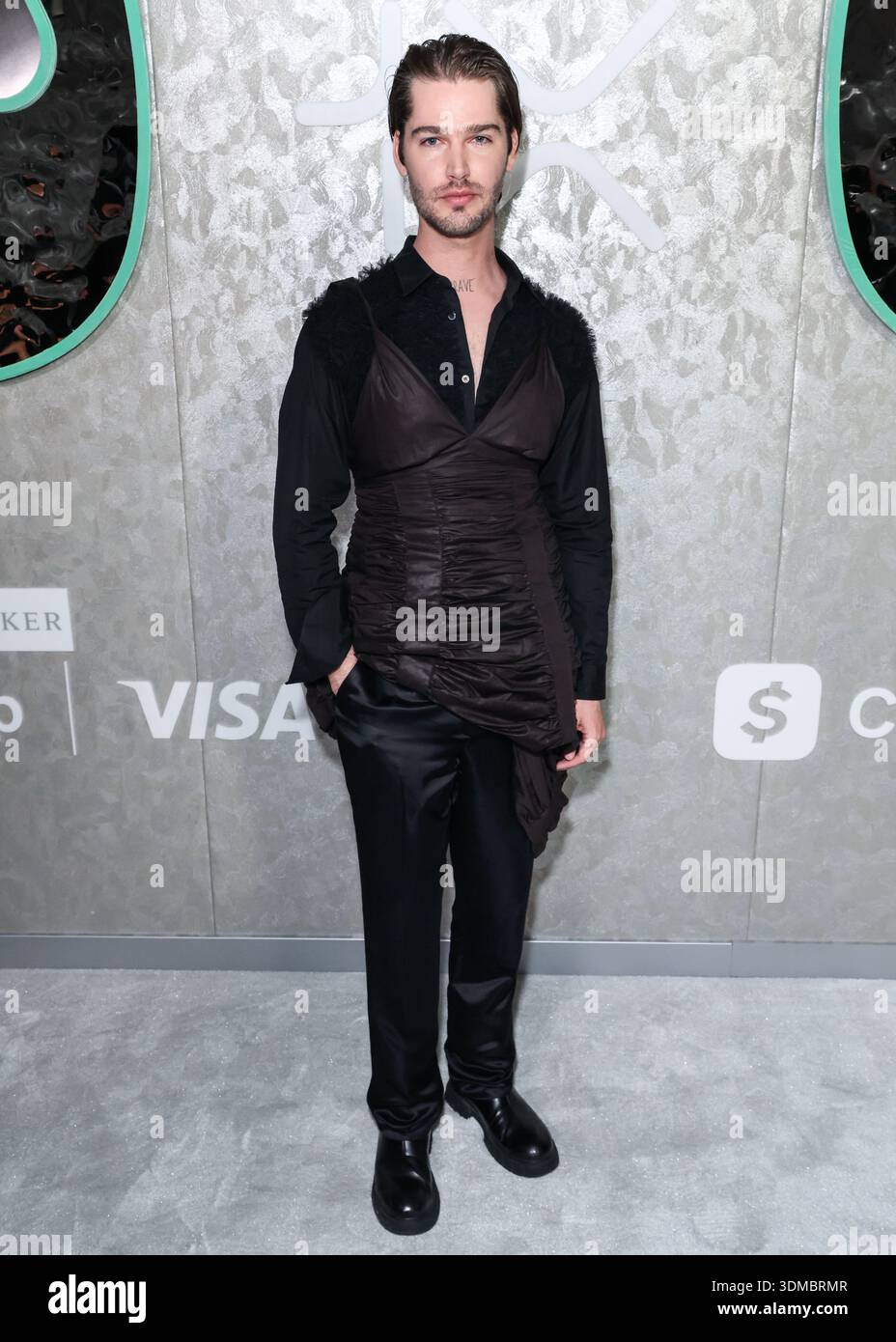 HOLLYWOOD, LOS ANGELES, KALIFORNIEN, USA - 29. JANUAR: Avie Acosta kommt auf der Warner Music Group Grammy Awards Party 2026 (68. Jährliche Grammy Awards), die am 29. Januar 2026 am 6400 Sunset Boulevard in Hollywood, Los Angeles, Kalifornien, USA stattfindet. (Foto: Xavier Collin/Image Press Agency) Stockfoto
