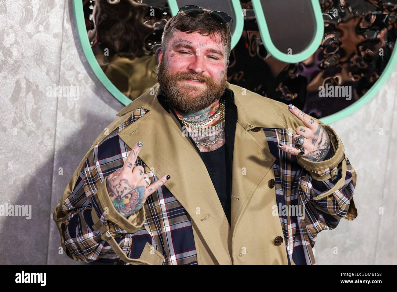 HOLLYWOOD, LOS ANGELES, KALIFORNIEN, USA - 29. JANUAR: Teddy Swims kommt auf der Warner Music Group Grammy Awards Party 2026 (68. Jährliche Grammy Awards) an, die am 29. Januar 2026 am 6400 Sunset Boulevard in Hollywood, Los Angeles, Kalifornien, USA stattfindet. (Foto: Xavier Collin/Image Press Agency) Stockfoto