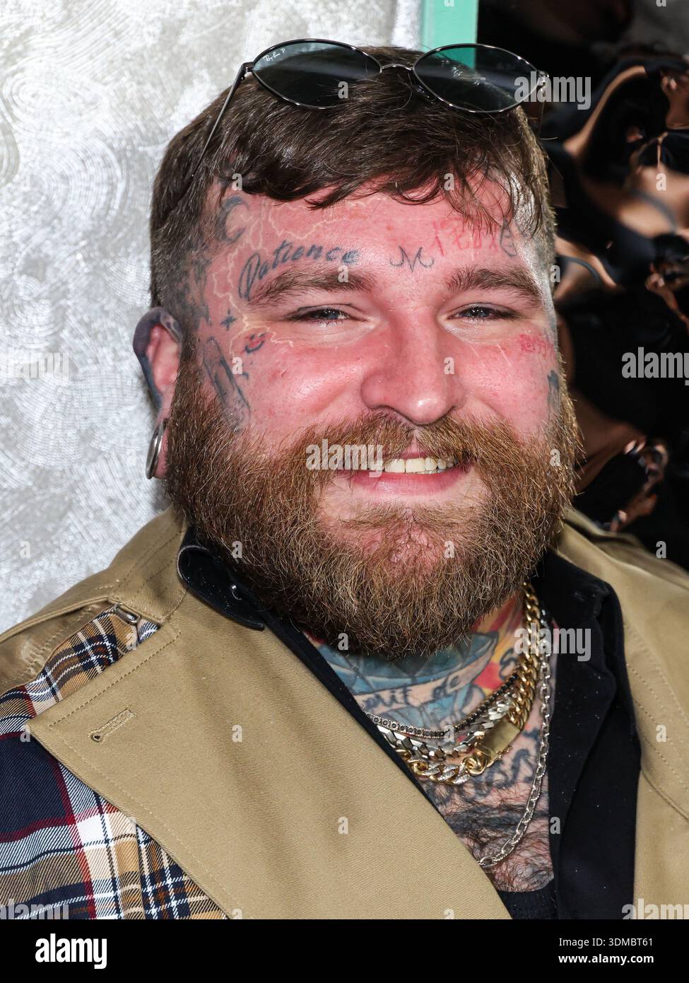 HOLLYWOOD, LOS ANGELES, KALIFORNIEN, USA - 29. JANUAR: Teddy Swims kommt auf der Warner Music Group Grammy Awards Party 2026 (68. Jährliche Grammy Awards) an, die am 29. Januar 2026 am 6400 Sunset Boulevard in Hollywood, Los Angeles, Kalifornien, USA stattfindet. (Foto: Xavier Collin/Image Press Agency) Stockfoto