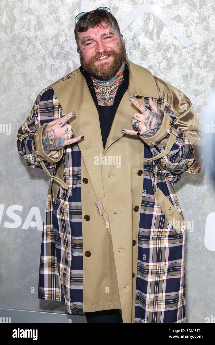 HOLLYWOOD, LOS ANGELES, KALIFORNIEN, USA - 29. JANUAR: Teddy Swims kommt auf der Warner Music Group Grammy Awards Party 2026 (68. Jährliche Grammy Awards) an, die am 29. Januar 2026 am 6400 Sunset Boulevard in Hollywood, Los Angeles, Kalifornien, USA stattfindet. (Foto: Xavier Collin/Image Press Agency) Stockfoto