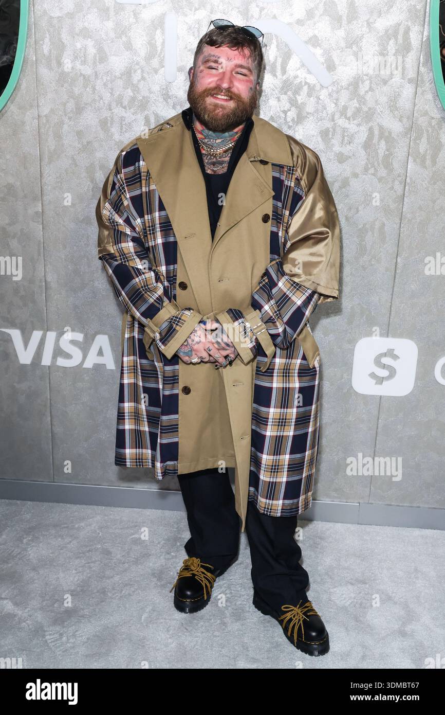 HOLLYWOOD, LOS ANGELES, KALIFORNIEN, USA - 29. JANUAR: Teddy Swims kommt auf der Warner Music Group Grammy Awards Party 2026 (68. Jährliche Grammy Awards) an, die am 29. Januar 2026 am 6400 Sunset Boulevard in Hollywood, Los Angeles, Kalifornien, USA stattfindet. (Foto: Xavier Collin/Image Press Agency) Stockfoto