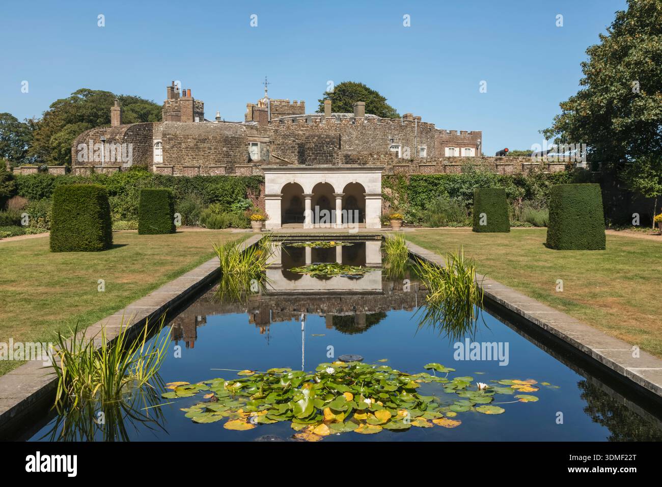 England, Kent, Summerstrand, Walmer Castle, das Königin Mutter Garten Stockfoto