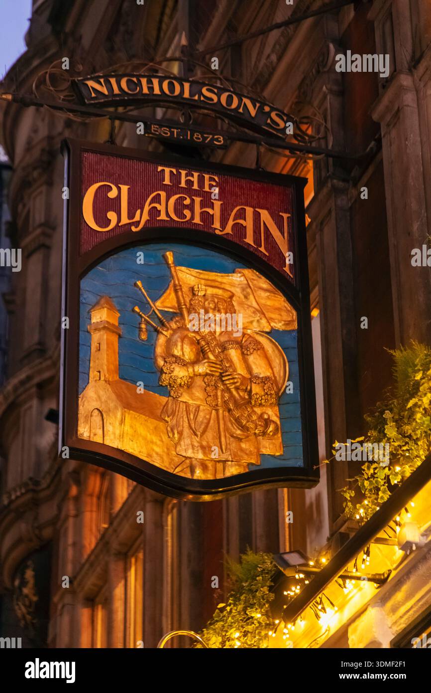 England, London, Soho, Das Claghan Pub-Schild Stockfoto