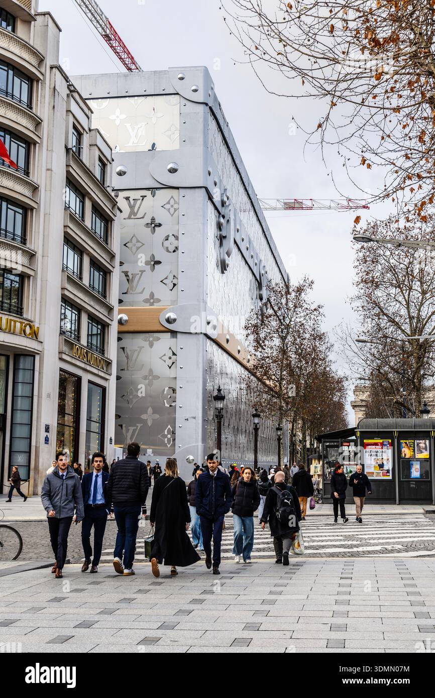 LVMH Group baut ein Luxushotel-Projekt an den Champs-Elysées, temporäre, stammförmige Bauhülle, Paris, Frankreich Stockfoto