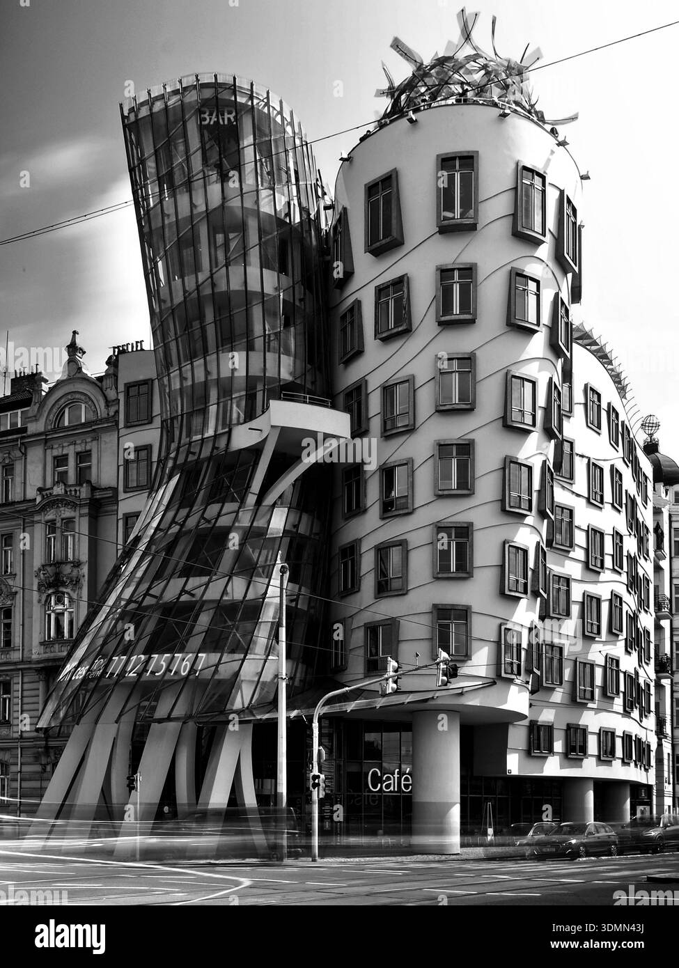Tančící dům, Tanzendes Haus, das Tanzende Haus - Prag - Praha Stockfoto