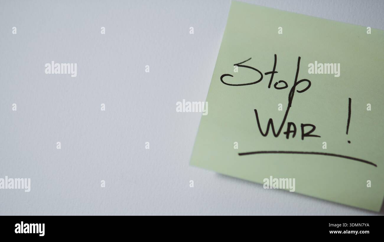 Stoppt die war Anti war Message auf Haftnotiz Stockfoto