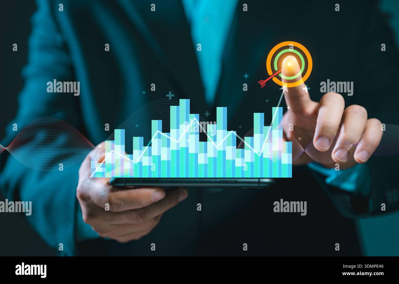 Geschäftsmann, der ein Smartphone mit virtueller KI-Chatbot-Schnittstelle für den Kundensupport hält. Konzept von Digital Assistant, automatisiertem Service und Zukunftstechnologie Stockfoto