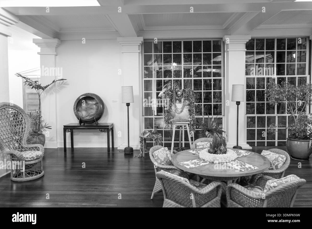 Der Washington Place, die offizielle Residenz des Gouverneurs von Hawaii, wurde für sein jährliches weihnachtliches Open House in Honolulu dekoriert. Das Innere des Stockfoto