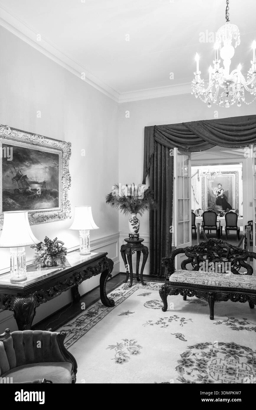 Der Washington Place, die offizielle Residenz des Gouverneurs von Hawaii, war während des jährlichen weihnachtlichen Open House in Honolulu für die Öffentlichkeit geöffnet. Das Ereignis al Stockfoto