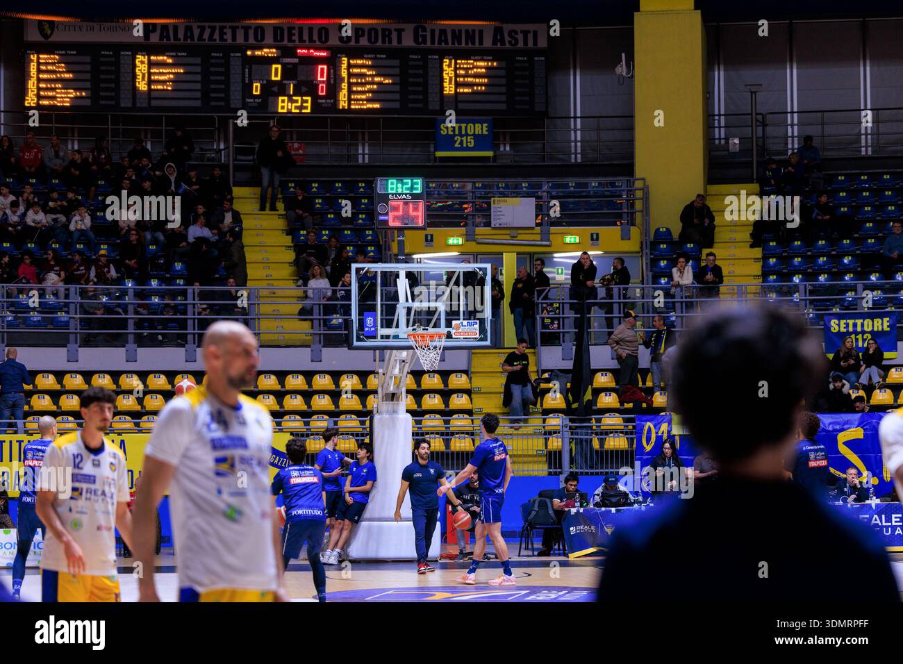 Torino, Italien: 6. Februar 2026 - Allgemeine Ansicht der Pala Gianni Asti vor dem Spiel der Serie A2 zwischen Basket Torino und Fortitudo Bologna. Stockfoto