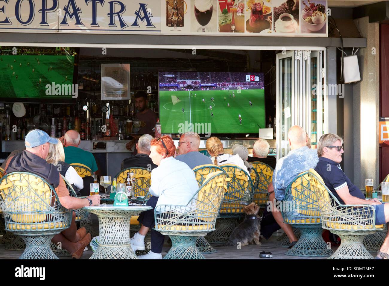 cleopatra Sportbar zeigt deutsche Meisterliga Spiele für deutsche Touristen maspalomas gran canaria, kanarische Inseln, spanien Stockfoto