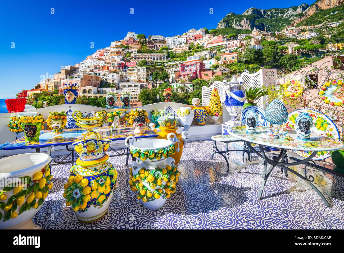 Positano, Italien . Charmante Stadt an der Tyrrhenischen Küste, Amalfi Reiseziel Stockfoto