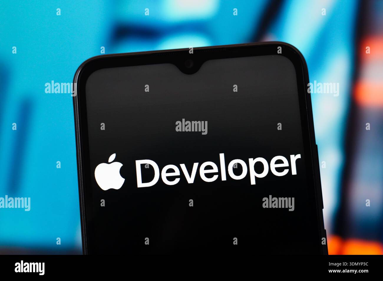 In dieser Abbildung wird das Apple Developer Logo auf einem Smartphone-Bildschirm angezeigt. Stockfoto