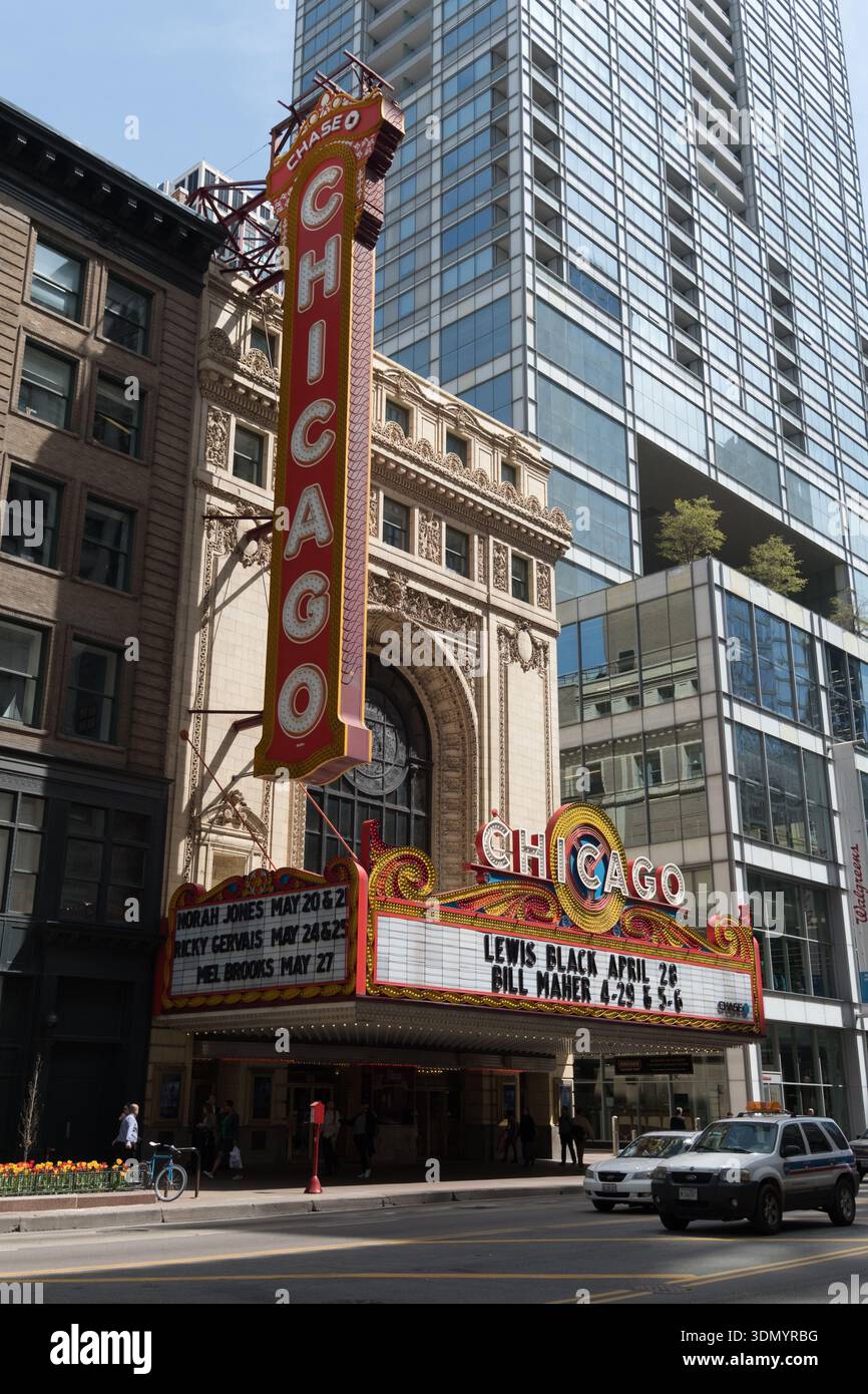 Chicago, Illinois, USA – 24. April 2017: Chicago Theatre: Ein Wahrzeichen der Unterhaltung und architektonischen Pracht Stockfoto