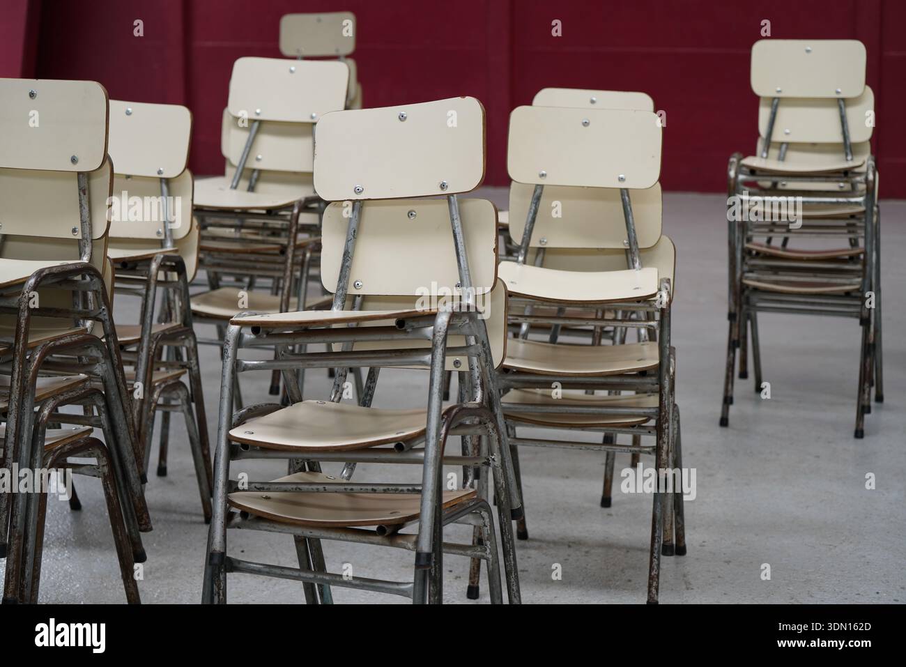 Sillas de una Sala de Clases Stockfoto