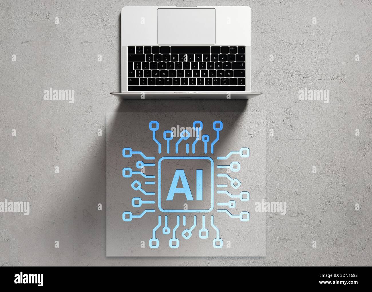 Laptop, der mit einem leuchtenden KI-Chip-Symbol auf einem strukturierten grauen Hintergrund verbunden ist und die Implementierung und Futu der künstlichen Intelligenz darstellt Stockfoto