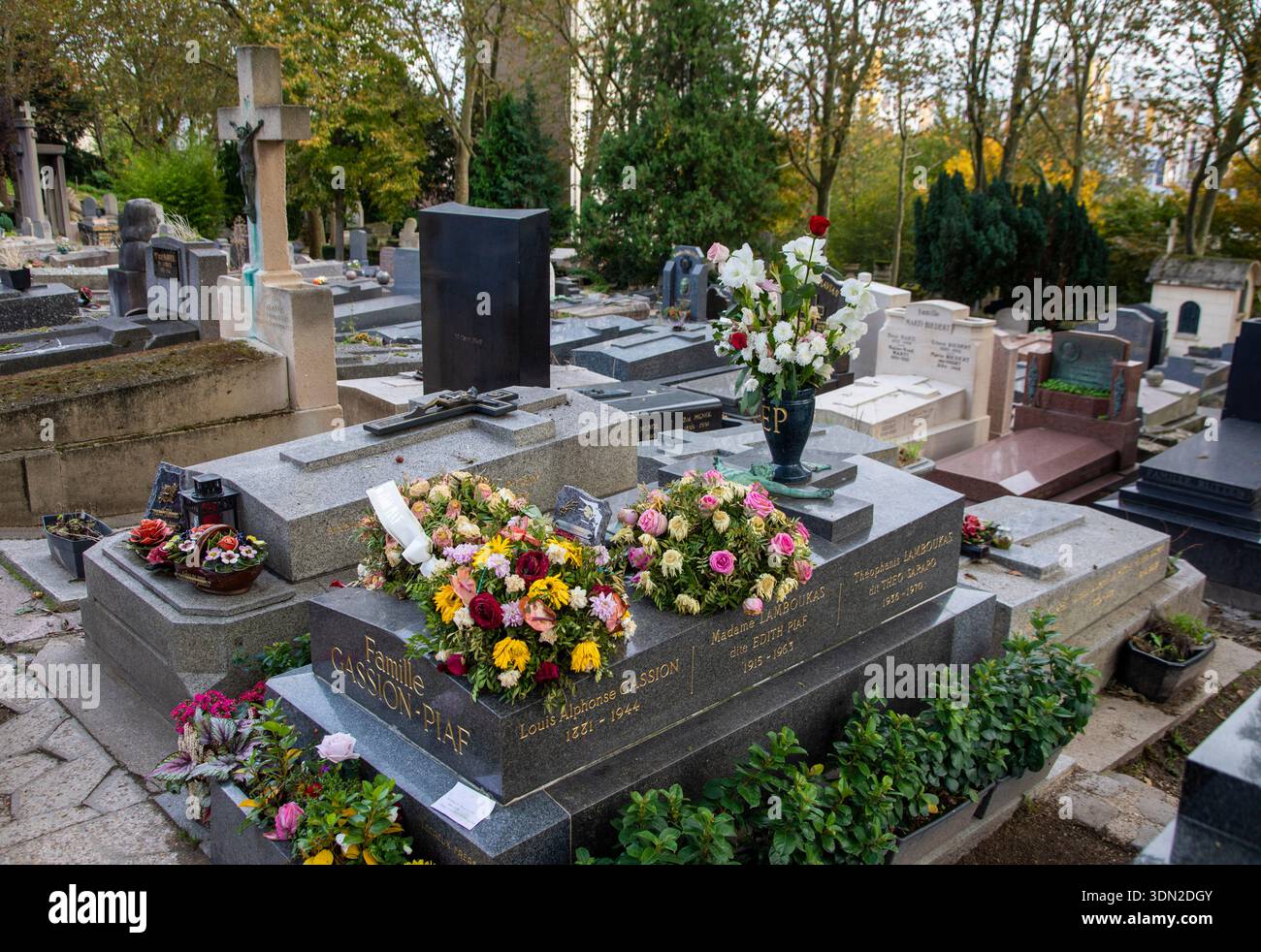 Frankreich, Paris - das Grab der Sängerin Edith Piaf und ihrer Familie auf dem Friedhof Père Lachaise, früher Cimetière de l'Est, „Friedhof des Ostens“) Stockfoto