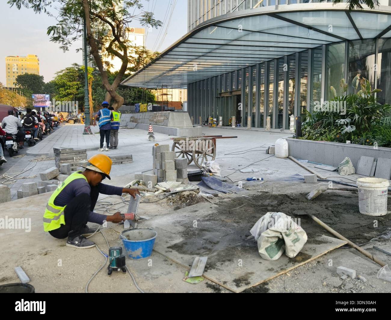 Bauarbeiten im Erdgeschoss des FTB Tower in Phnom Penh, Kambodscha Stockfoto