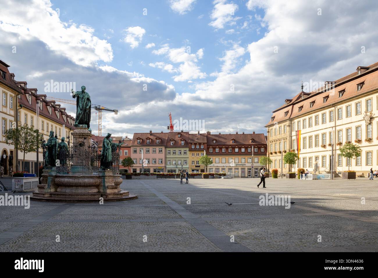 Maximiliansbrunnen in Bamberg, Bayern, Deutschland, historischer Stadtbrunnen mit klassischer Skulptur in der UNESCO-Altstadt Stockfoto