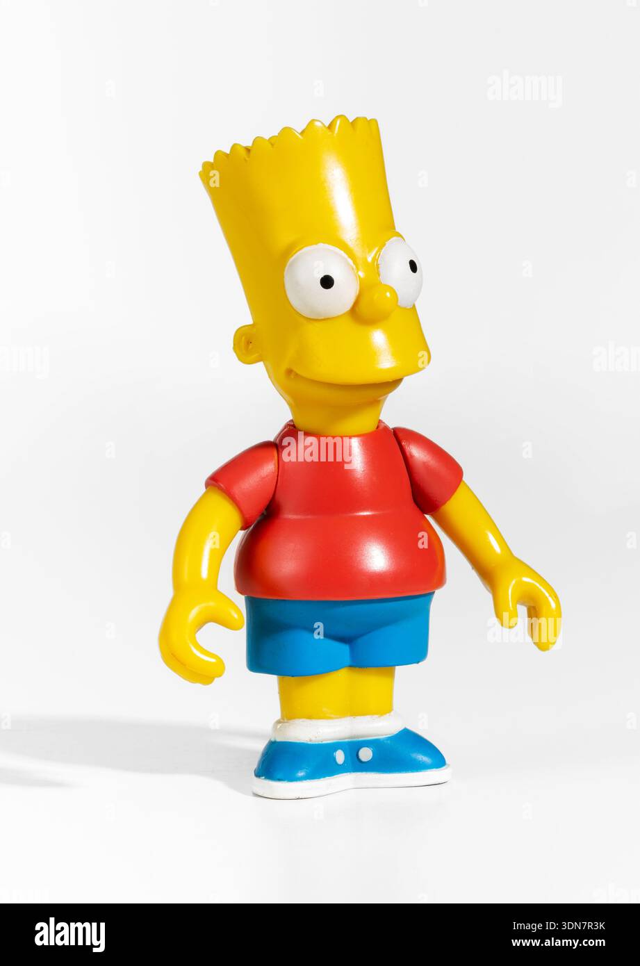 Mailand, Lombardei, Italien - 4. Februar 2026: Bart Simpson Figur auf weißem Hintergrund, symbolisiert das Kinderspiel Stockfoto