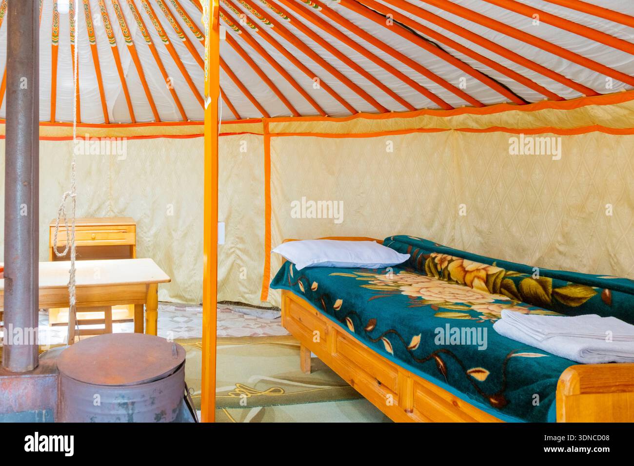 Mongolei, Provinz Arkhangai, Ogiynuur See oder Ogii Nuur, Innere einer Hoteljurt Stockfoto