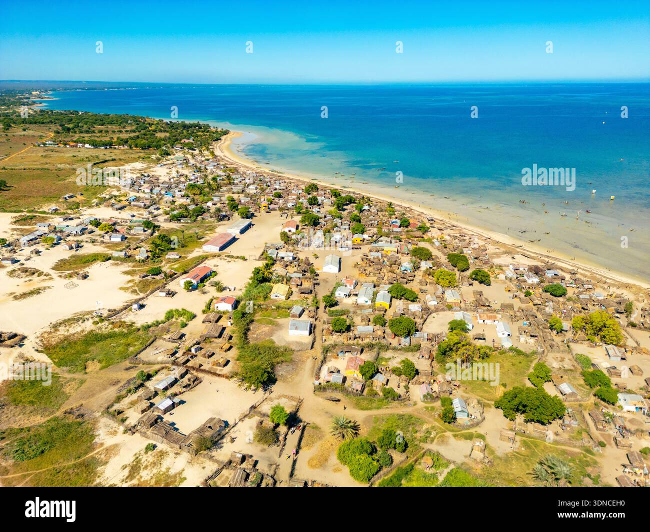 Madagaskar, Region Atsimo-Andrefana, Ifaty, Vezo-Land, das Dorf Andrevo (aus der Vogelperspektive) Stockfoto