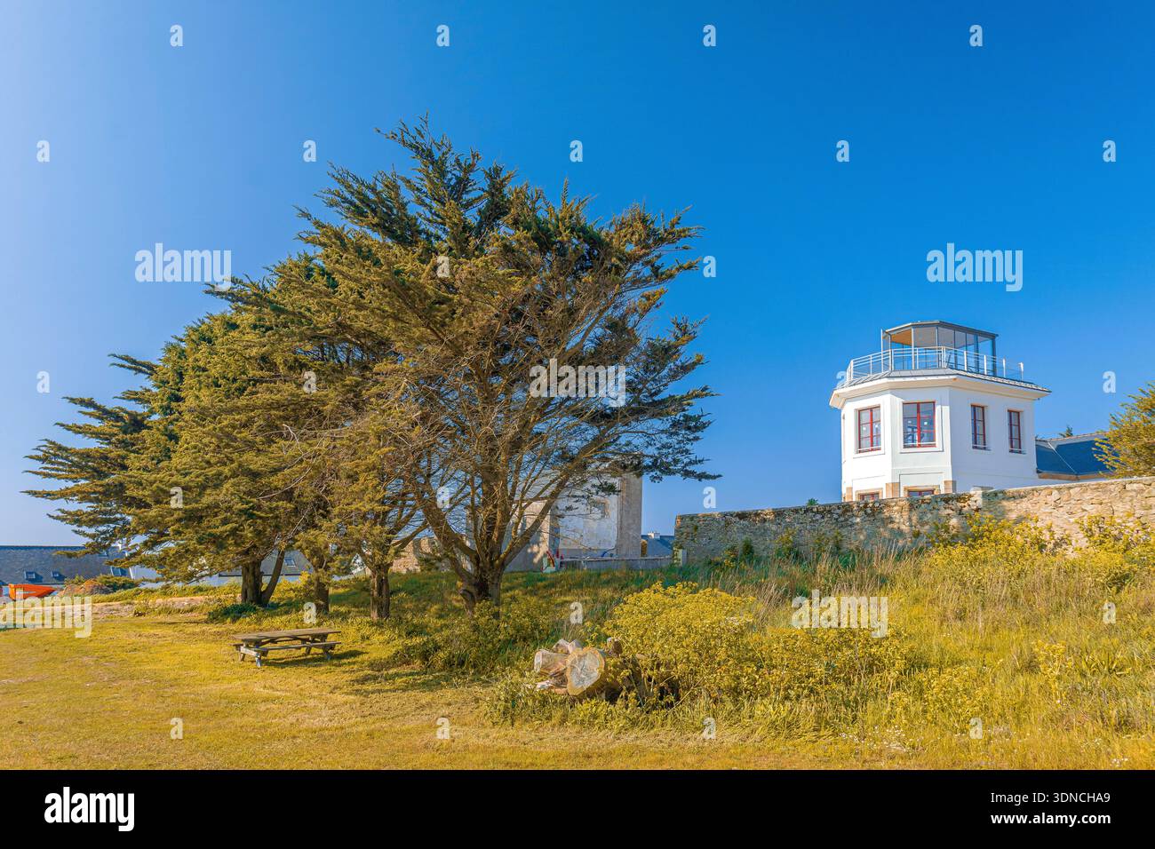 Frankreich, Morbihan, Ponantinseln, Insel Hoëdic, das alte Semaphor wurde in eine Medienbibliothek umgewandelt Stockfoto