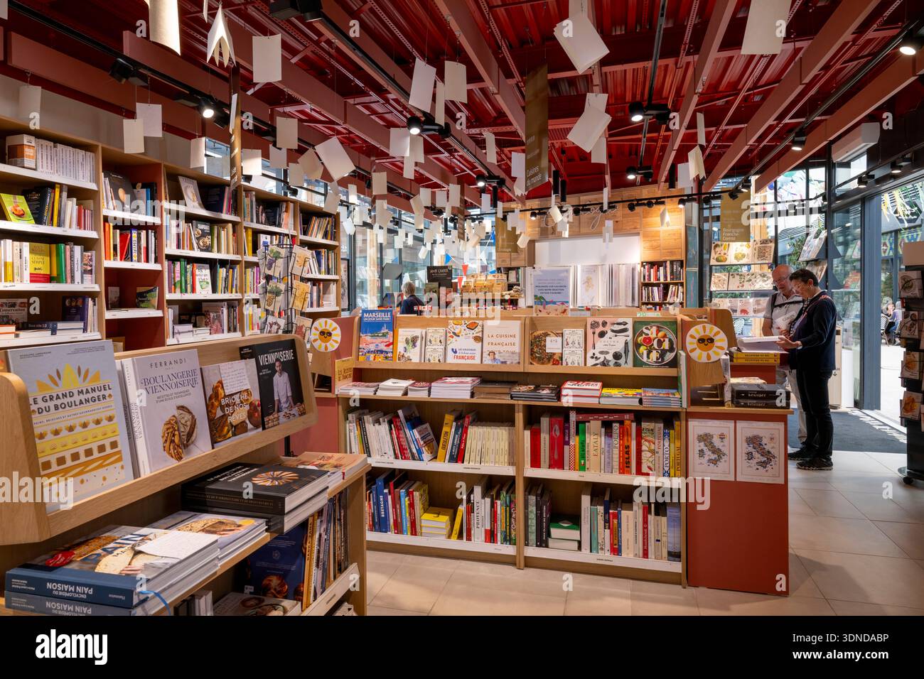 Frankreich, Cote d'Or, Dijon, von der UNESCO zum Weltkulturerbe erklärt, Internationale Stadt für Gastronomie und Wein vom Architekten Anthony Béchu, Fachbücher über Gastronomie im Librairie Gourmand Stockfoto
