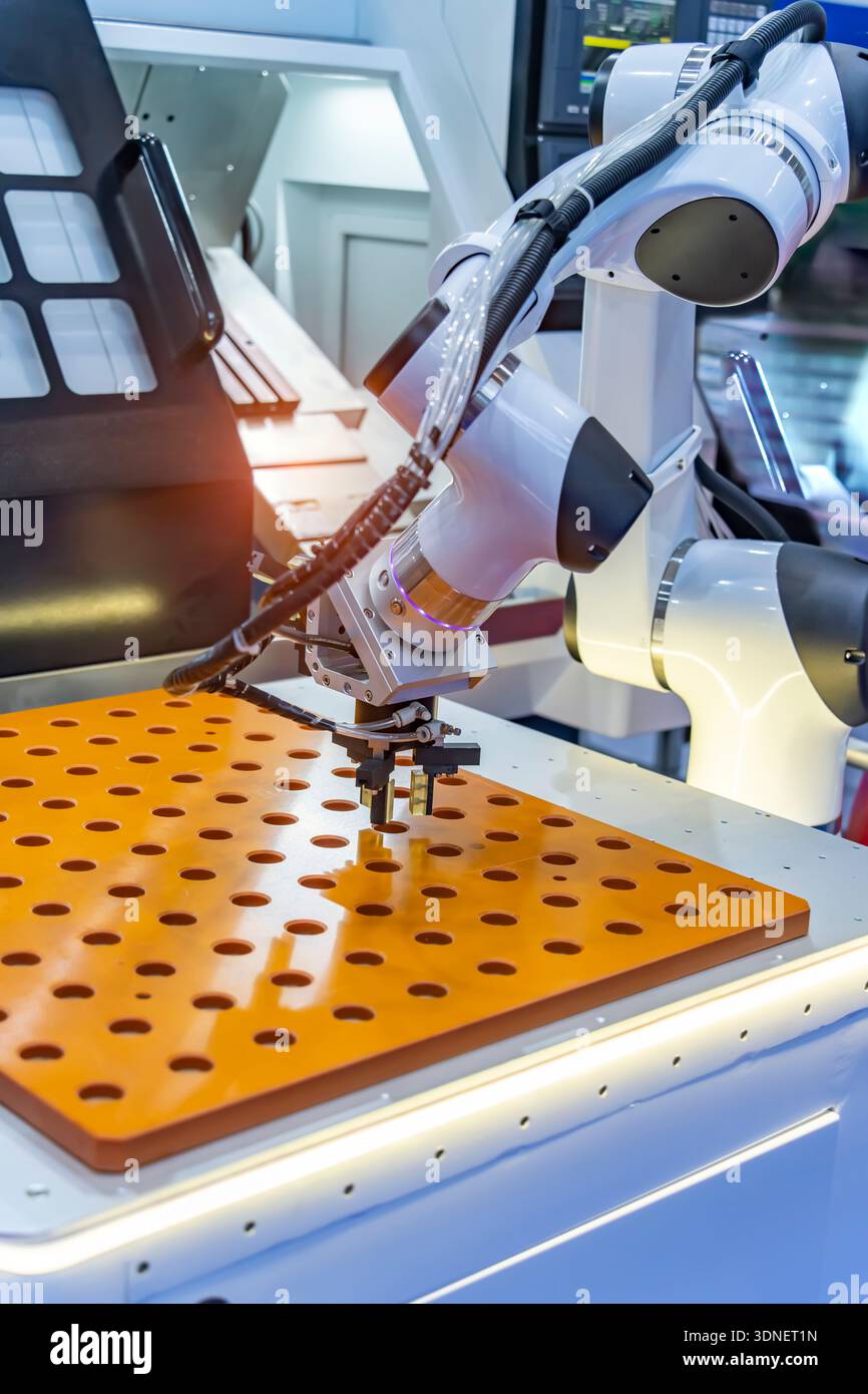 Roboterarm-Manipulator, Fertigung, Engineering, futuristisch, Ai, Technologiekonzept Stockfoto