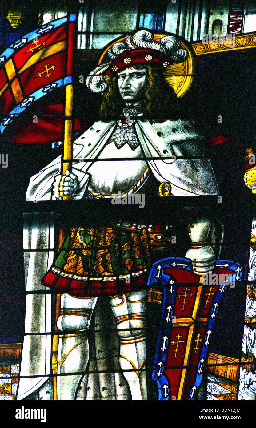 Köln, Deutschland. Nahaufnahme eines Buntfensters im historischen Kölner Dom, das den Heiligen römischen Kaiser Maximilian I. darstellt Stockfoto