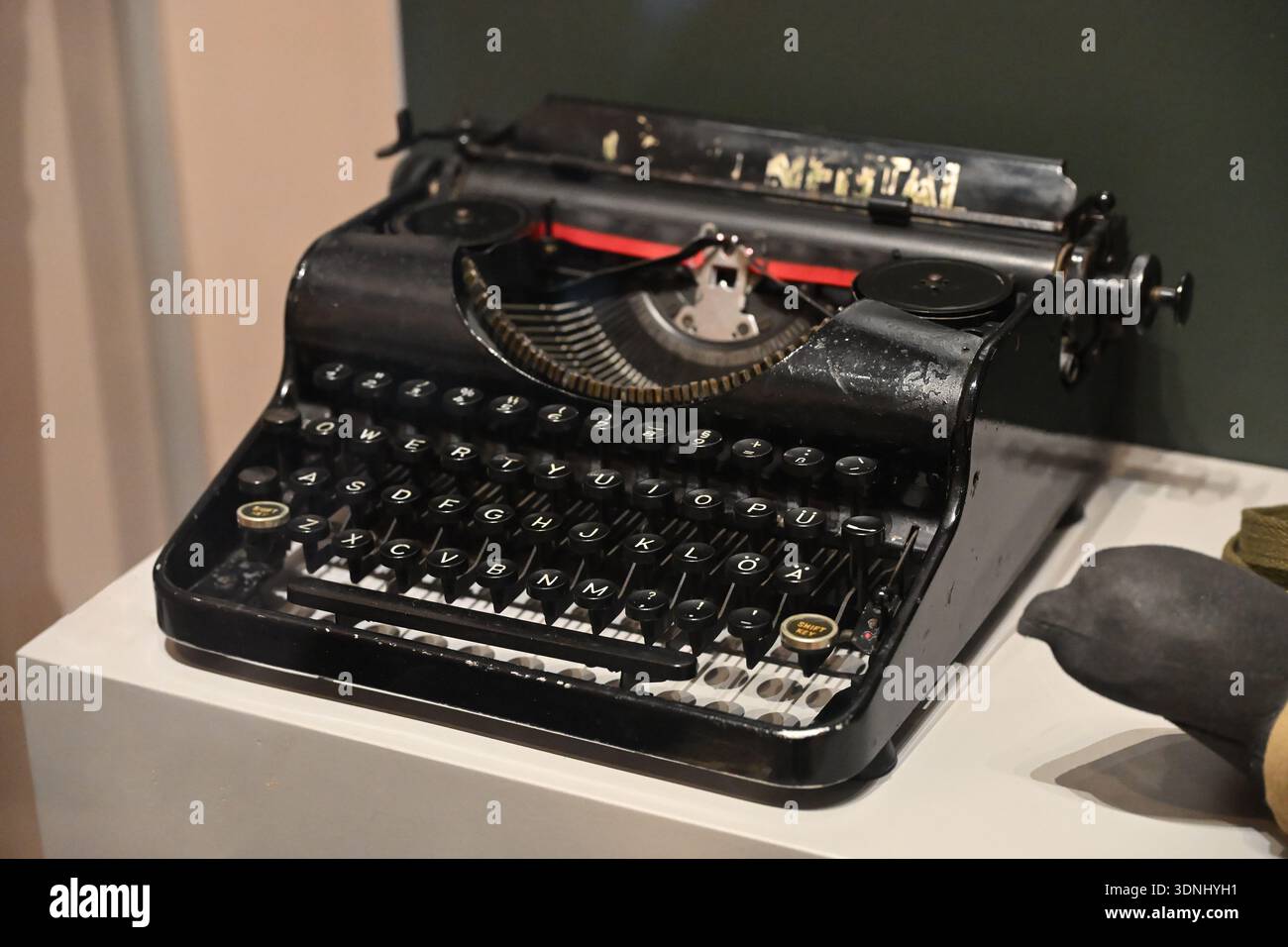 Schreibmaschine aus dem Hauptquartier von Feldmarschall Erwin Rommel, 1940-42 - National Army Museum - London Stockfoto