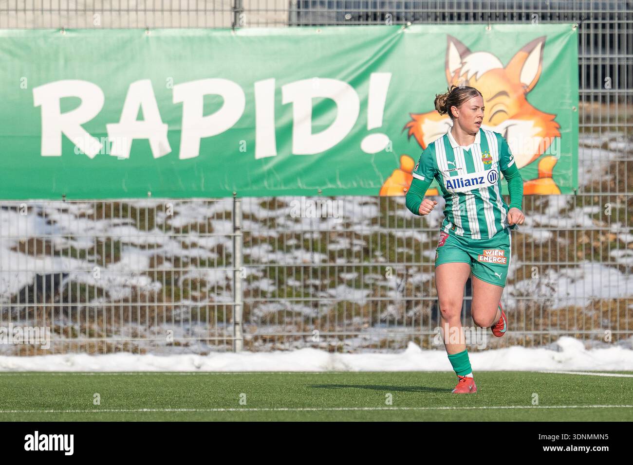 18.01.26, Testmatch, Trainingsgelände Allianz Stadion in Wien / Österreich - SK Rapid (AUT) vs Eger SE (HUN). Im Rahmen von SK Rapids-Verteidiger Flora Zimmermann beim ersten Testspiel 2026. Foto: Christian Mueller - 20260118 PD24812 Stockfoto