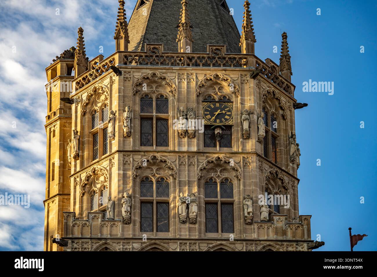 Turm des historischen Kölner Rathauses, Köln, Nordrhein-Westfalen, Deutschland Stockfoto