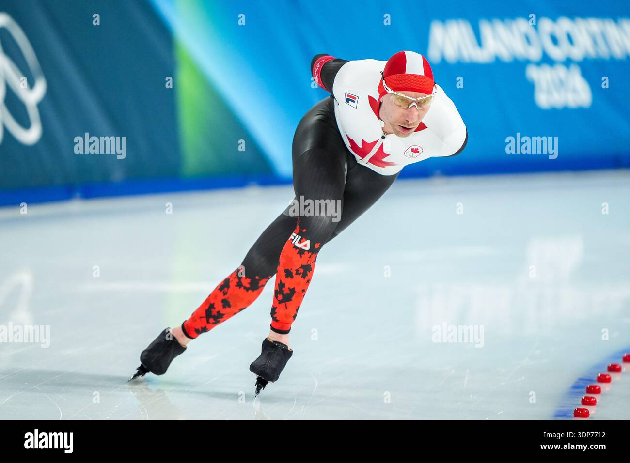 Mailand, Italien. Februar 2026. MAILAND, ITALIEN - 13. FEBRUAR: Ted-Jan Bloemen aus Kanada während der 10000 m langen Männer bei den Olympischen Winterspielen in Milano Cortina 2026 in der Milano Speed Skating Arena am 13. Februar 2026 in Mailand (Foto: Andre Weening/Orange Pictures) Credit: Orange Pics BV/Alamy Live News Stockfoto